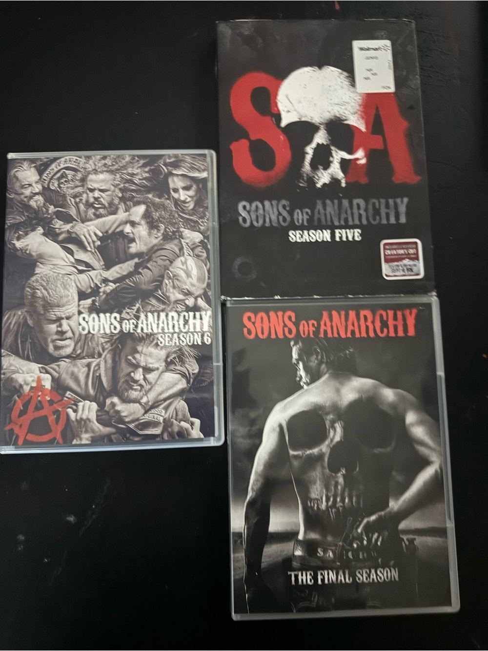 Sons of Anarchy - Complete Seasons 5, 6 & Final Season (Black/Red)
